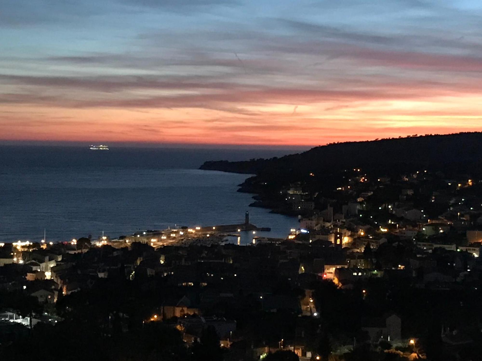 T2 A Cassis Vue Mer De Reve 外观 照片